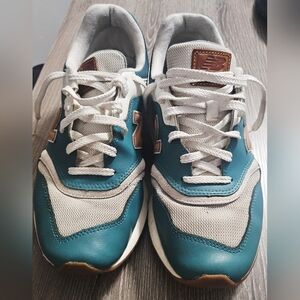 New Balance 997H v1 multisex sneaker white/tan/teal womens size 10.5 mens size 9